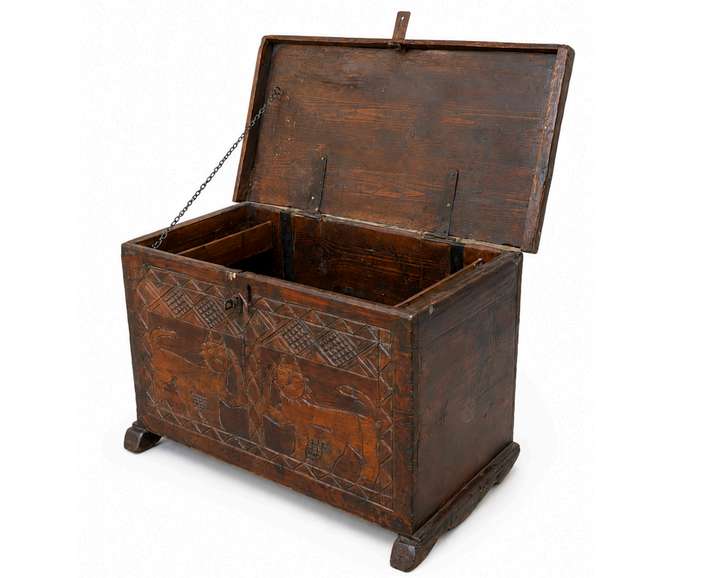 The Chest - Lion — view 2